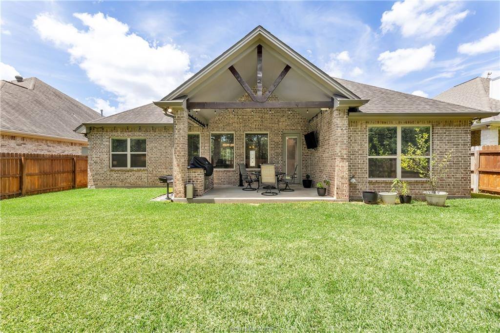 15621 Long Creek Lane, College Station, TX 77845