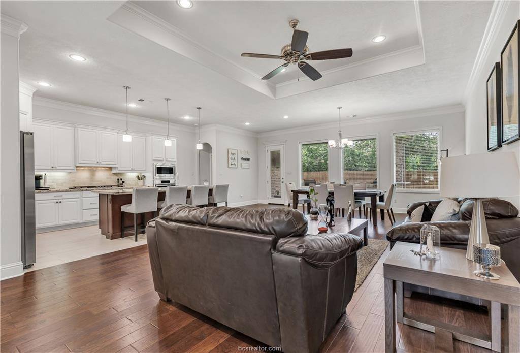 15621 Long Creek Lane, College Station, TX 77845