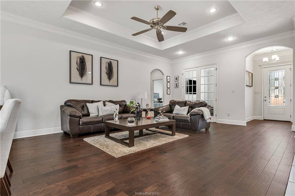 15621 Long Creek Lane, College Station, TX 77845