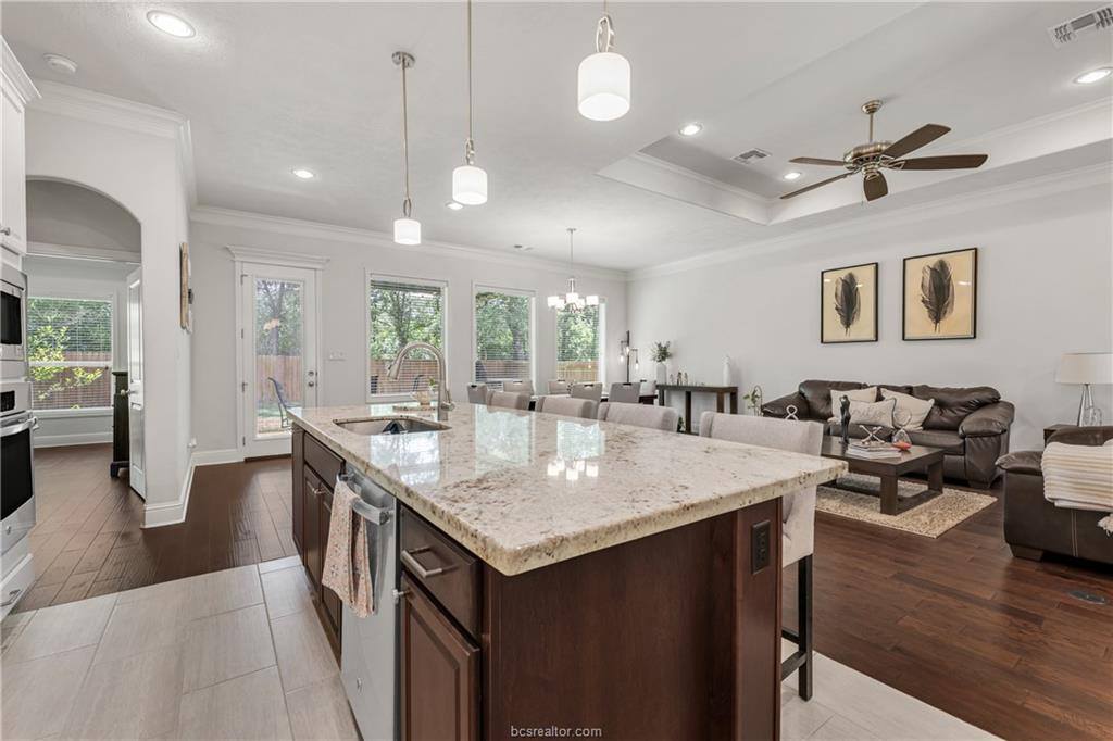 15621 Long Creek Lane, College Station, TX 77845