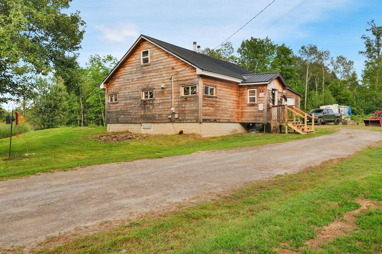583 North Dexter Road, Dexter, ME 04930