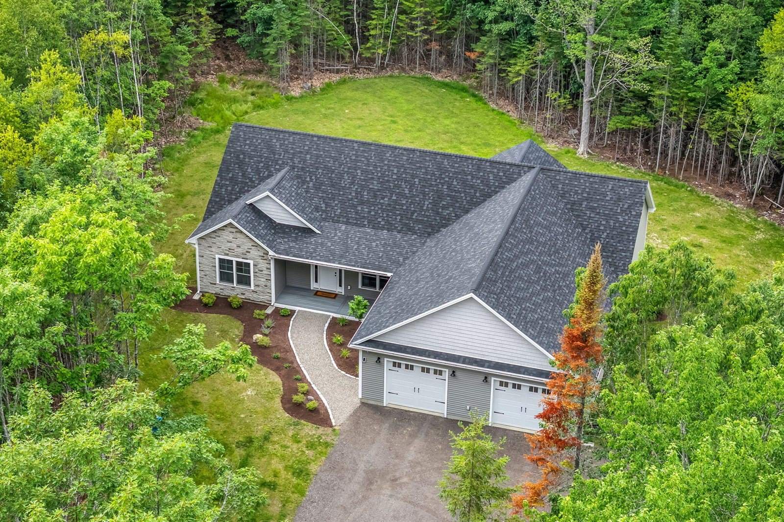 18 Crestwood Drive, Orrington, ME 04474