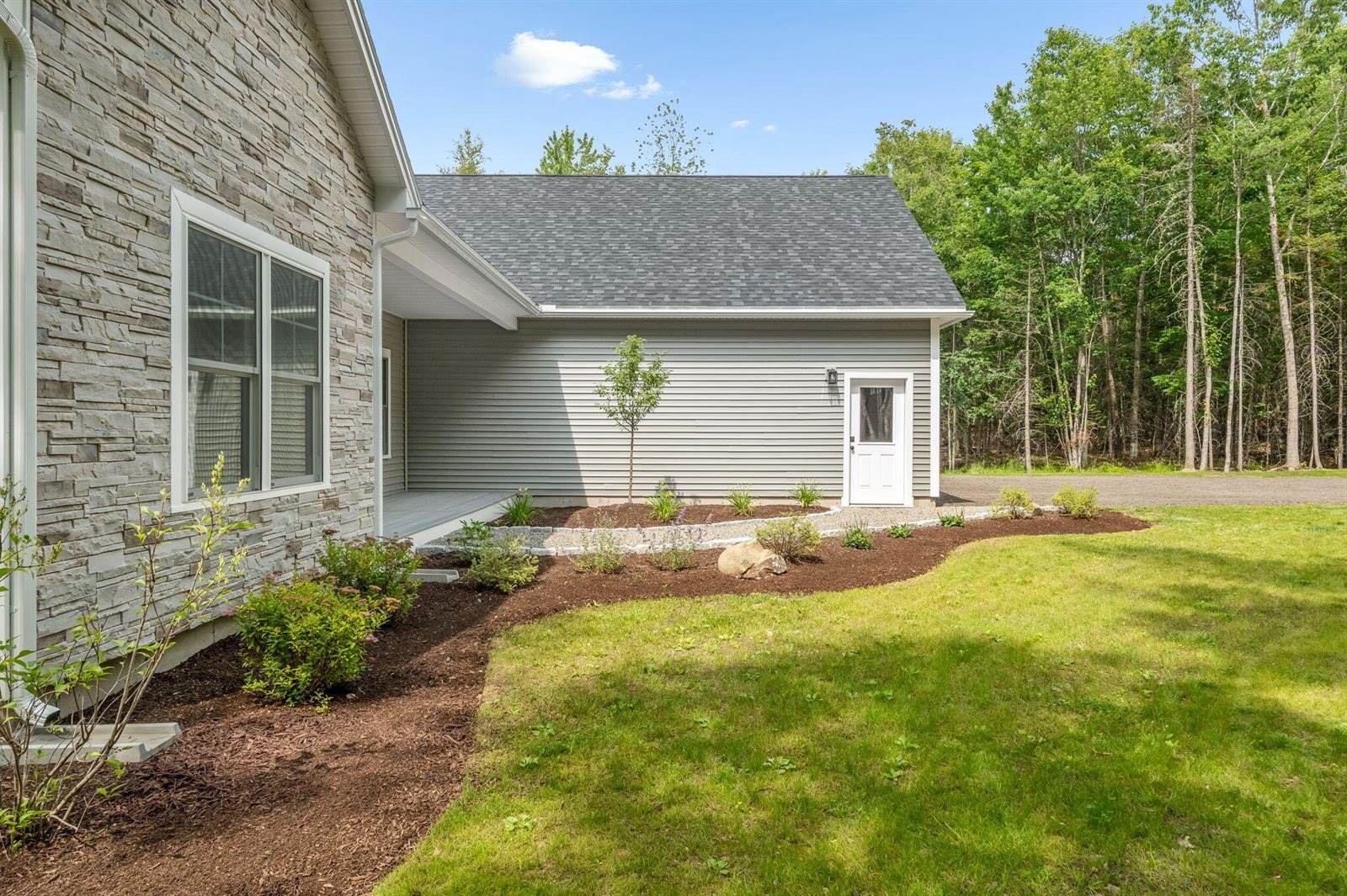 18 Crestwood Drive, Orrington, ME 04474