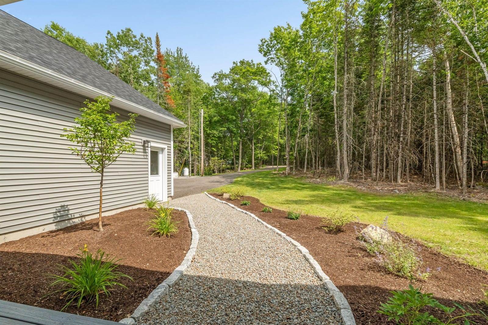 18 Crestwood Drive, Orrington, ME 04474