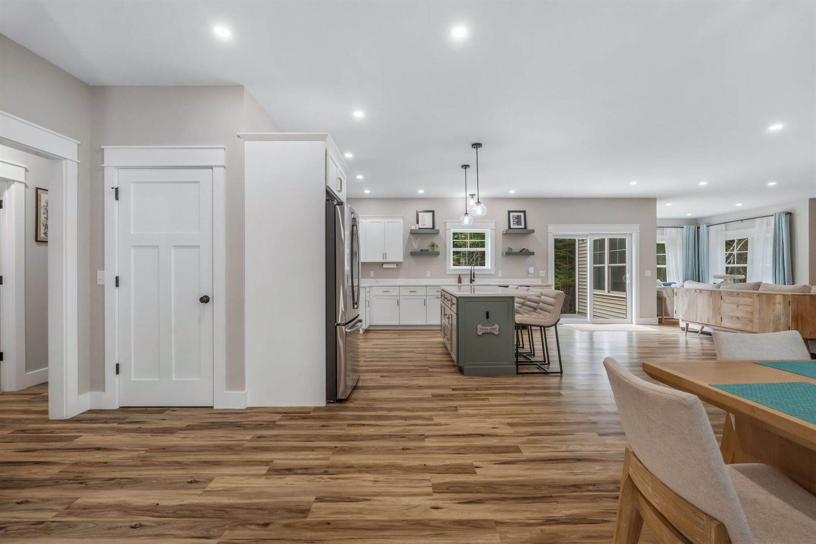 18 Crestwood Drive, Orrington, ME 04474