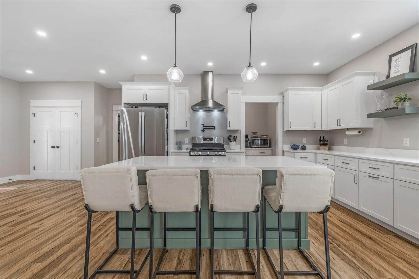 18 Crestwood Drive, Orrington, ME 04474