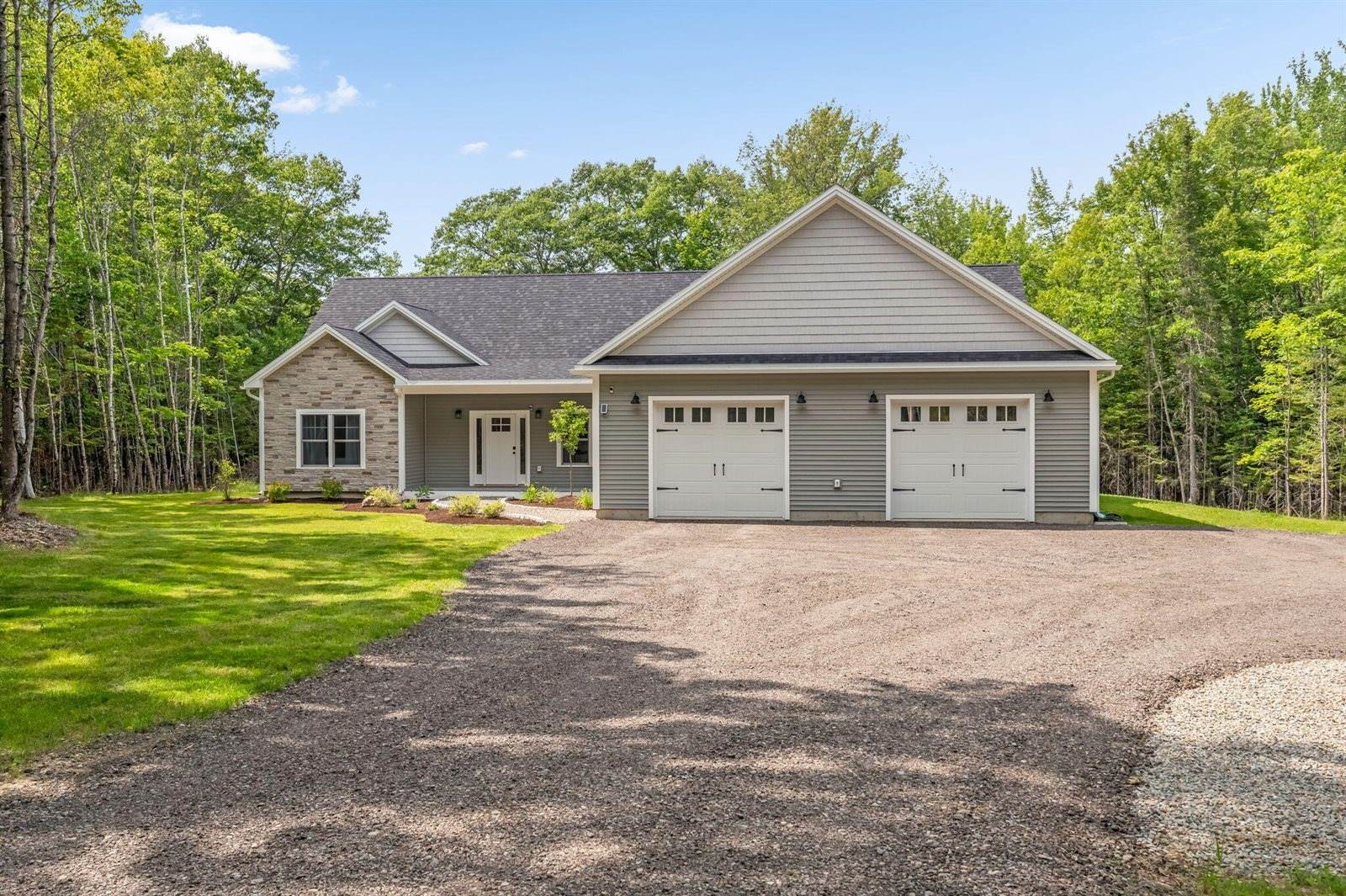 18 Crestwood Drive, Orrington, ME 04474