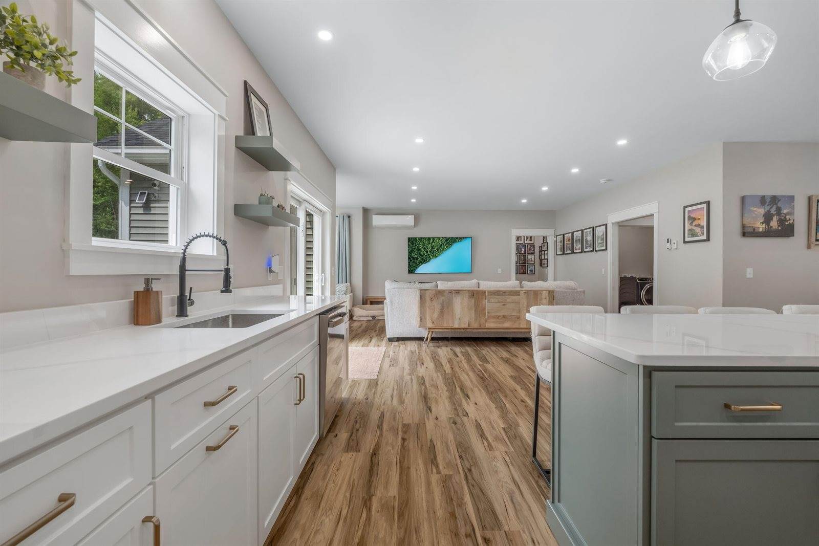 18 Crestwood Drive, Orrington, ME 04474