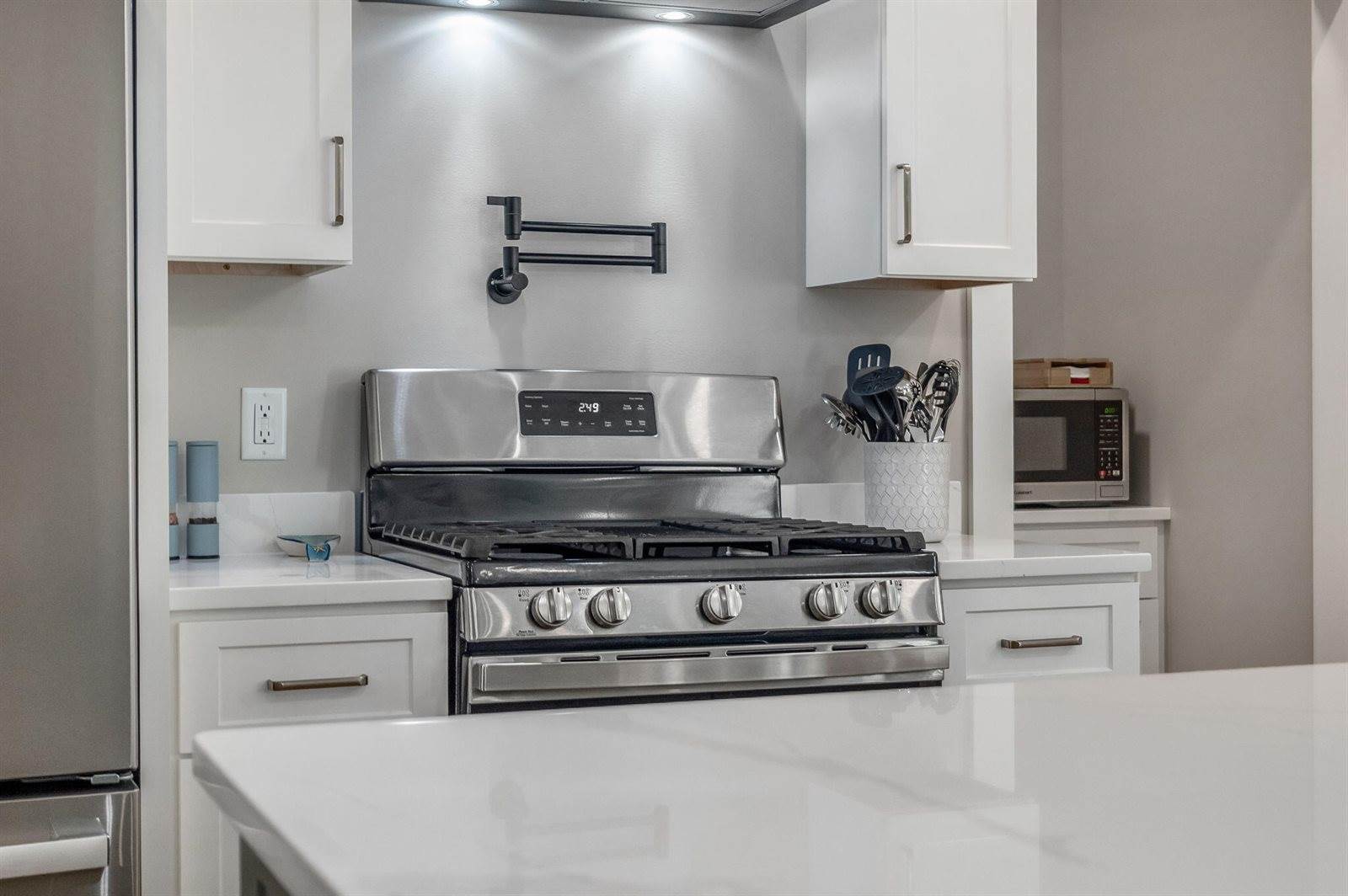 18 Crestwood Drive, Orrington, ME 04474