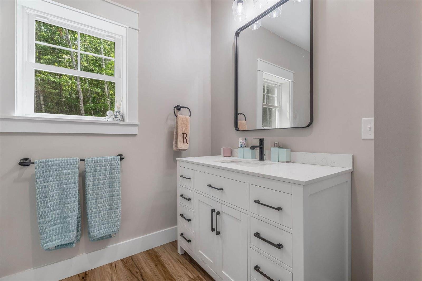 18 Crestwood Drive, Orrington, ME 04474