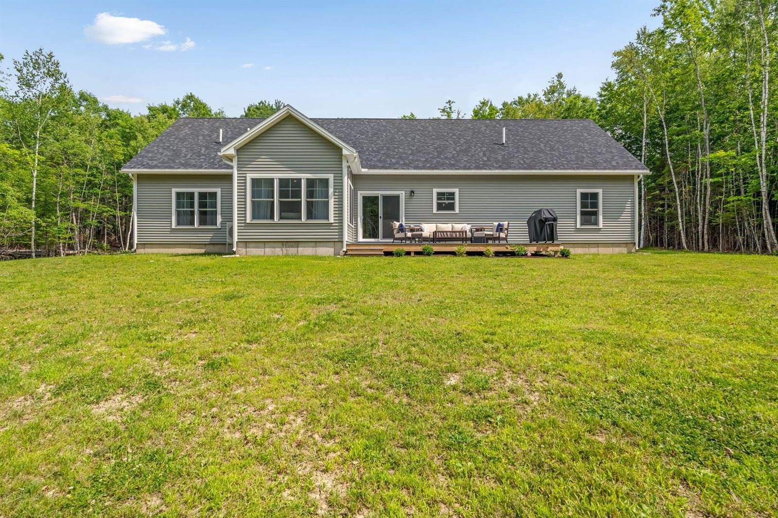 18 Crestwood Drive, Orrington, ME 04474