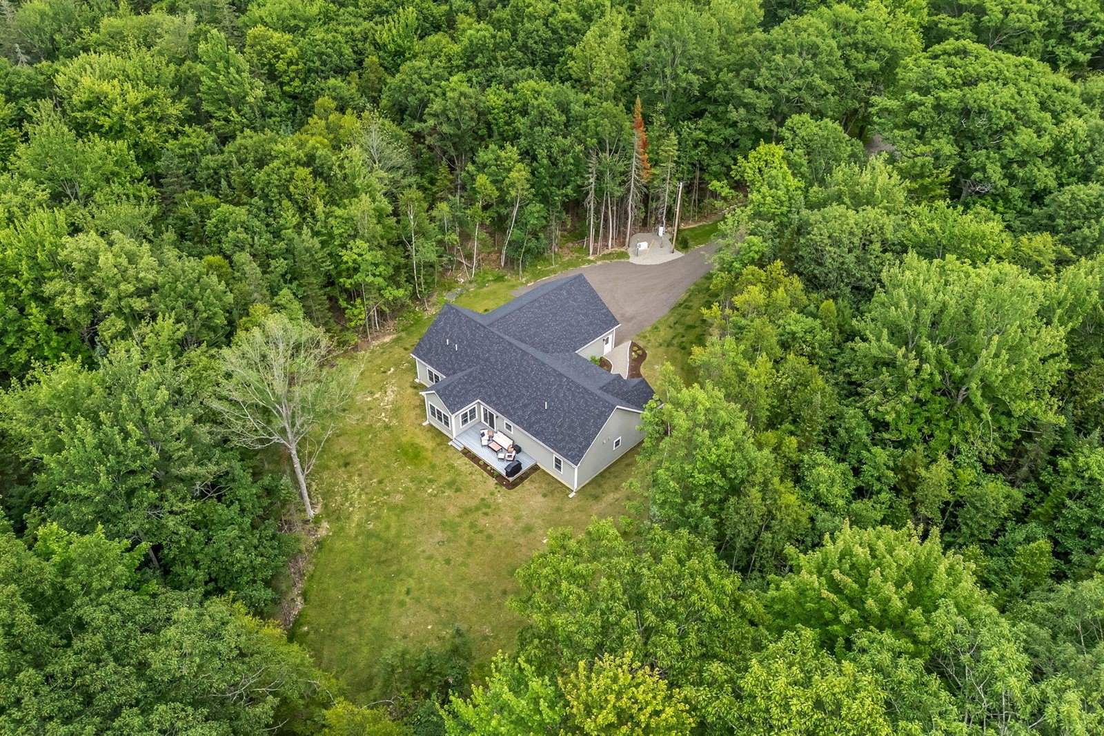 18 Crestwood Drive, Orrington, ME 04474