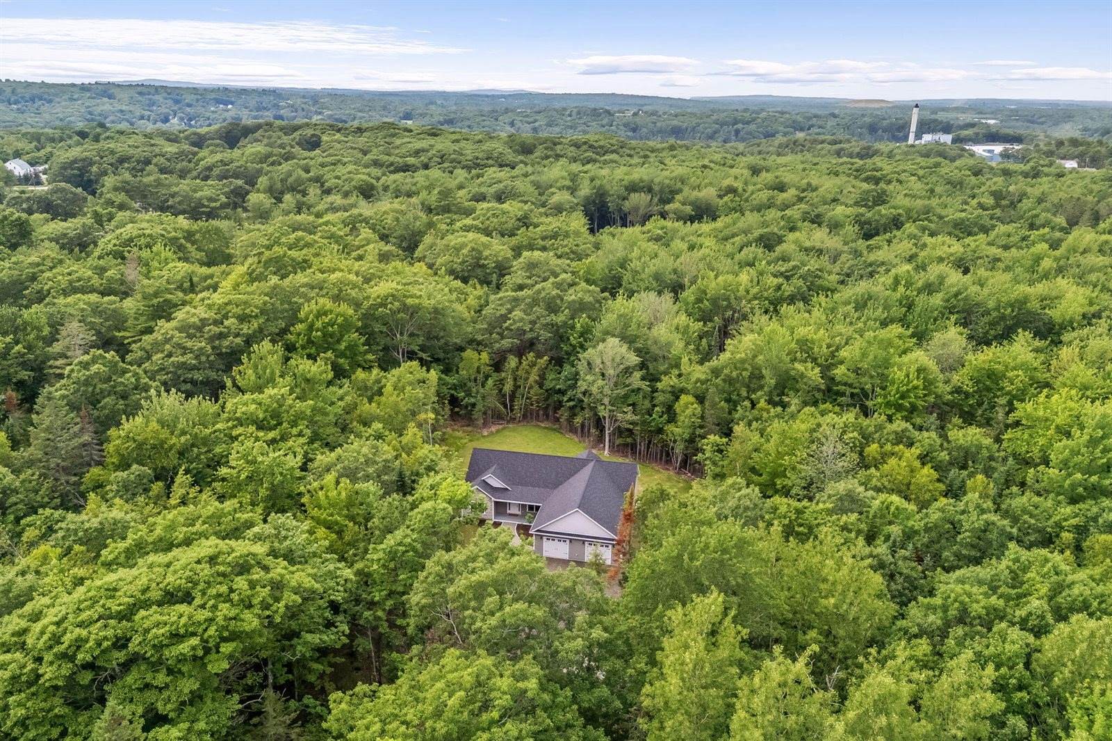 18 Crestwood Drive, Orrington, ME 04474