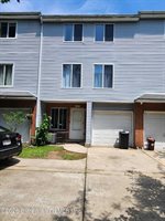 660 Ilyssa Way, Staten Island, NY 10312