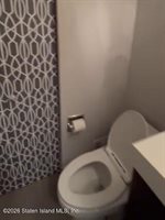 660 Ilyssa Way, Staten Island, NY 10312
