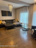 660 Ilyssa Way, Staten Island, NY 10312