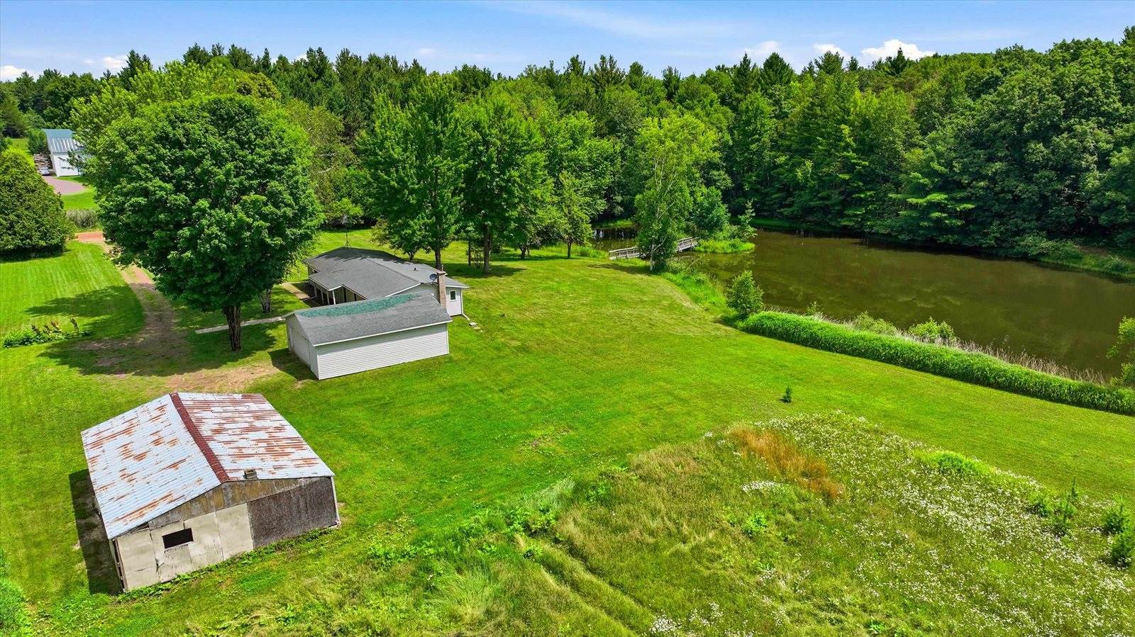 11555 Eisenhower Drive, Chili, WI 54420