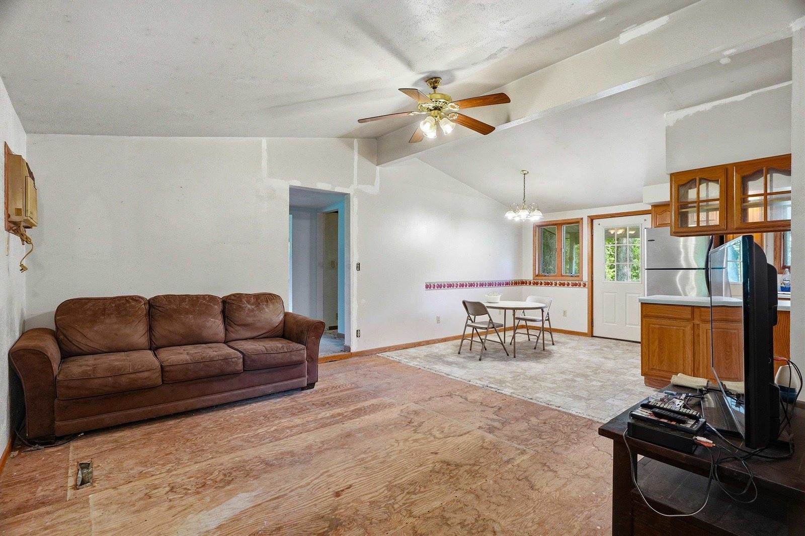 11555 Eisenhower Drive, Chili, WI 54420