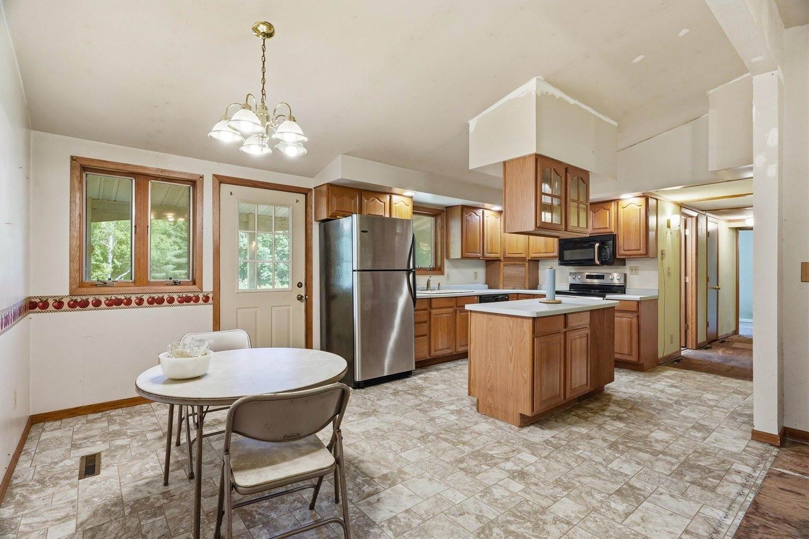 11555 Eisenhower Drive, Chili, WI 54420
