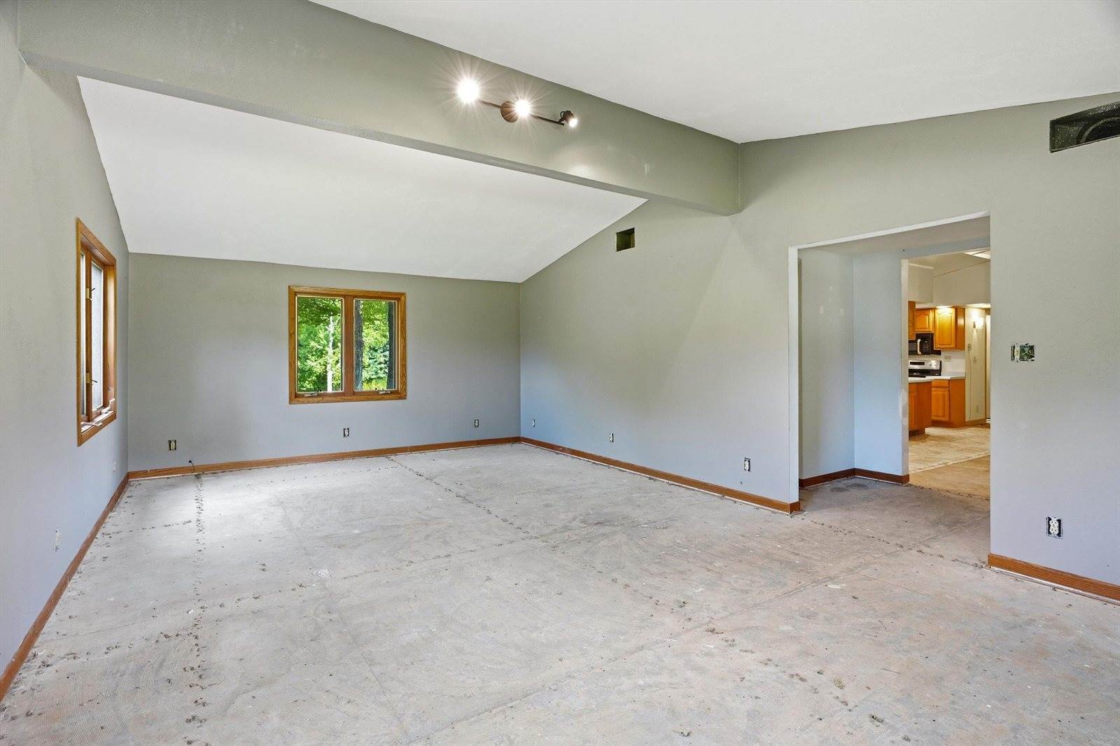 11555 Eisenhower Drive, Chili, WI 54420