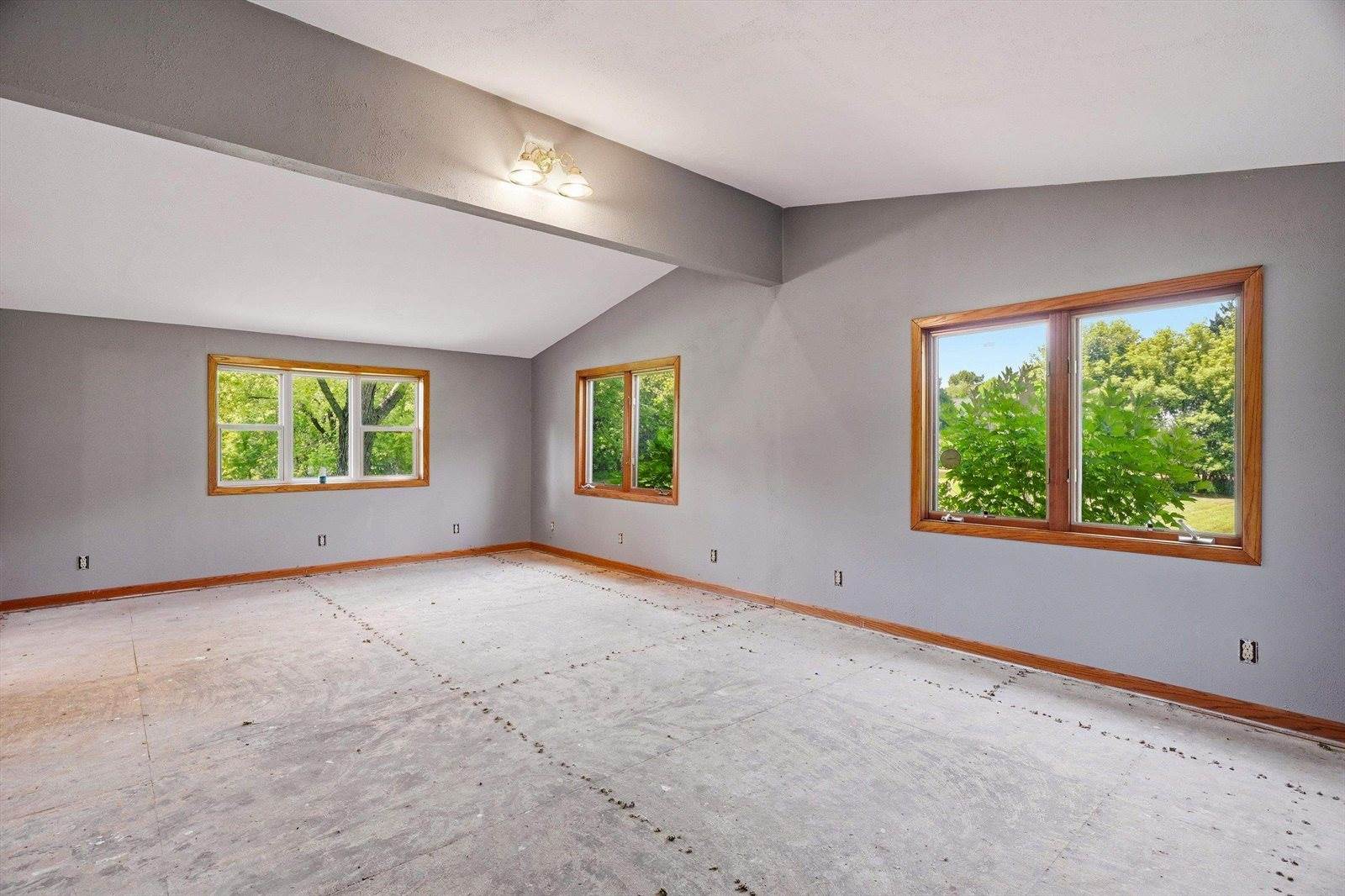 11555 Eisenhower Drive, Chili, WI 54420