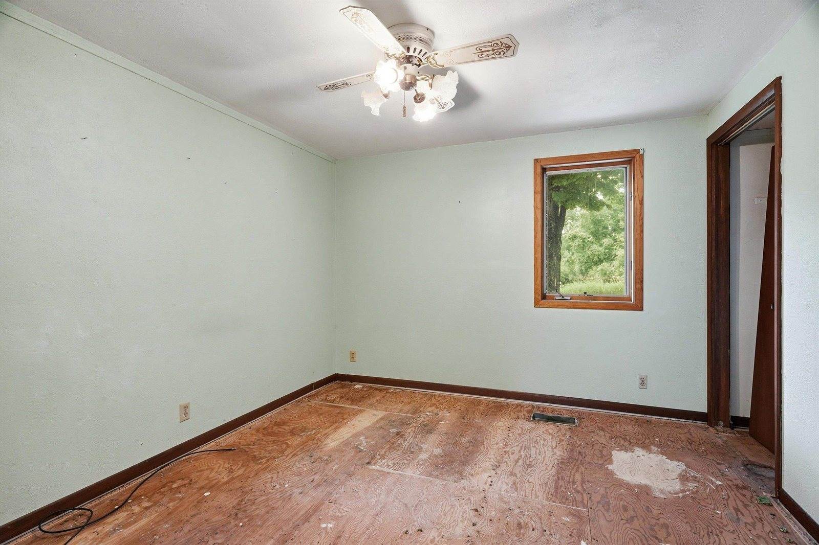 11555 Eisenhower Drive, Chili, WI 54420