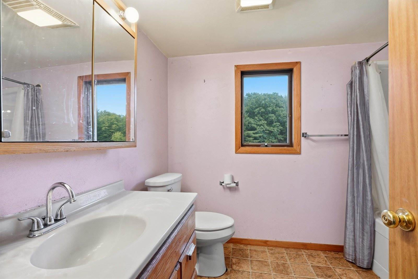 11555 Eisenhower Drive, Chili, WI 54420