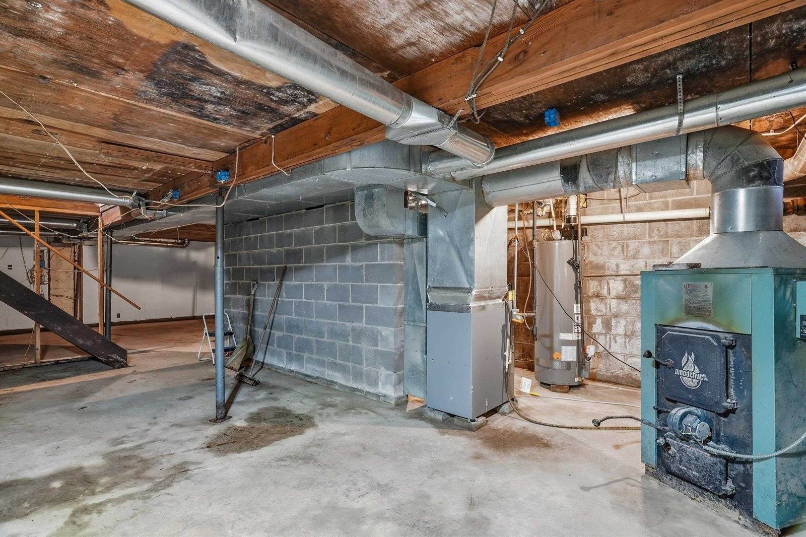 11555 Eisenhower Drive, Chili, WI 54420