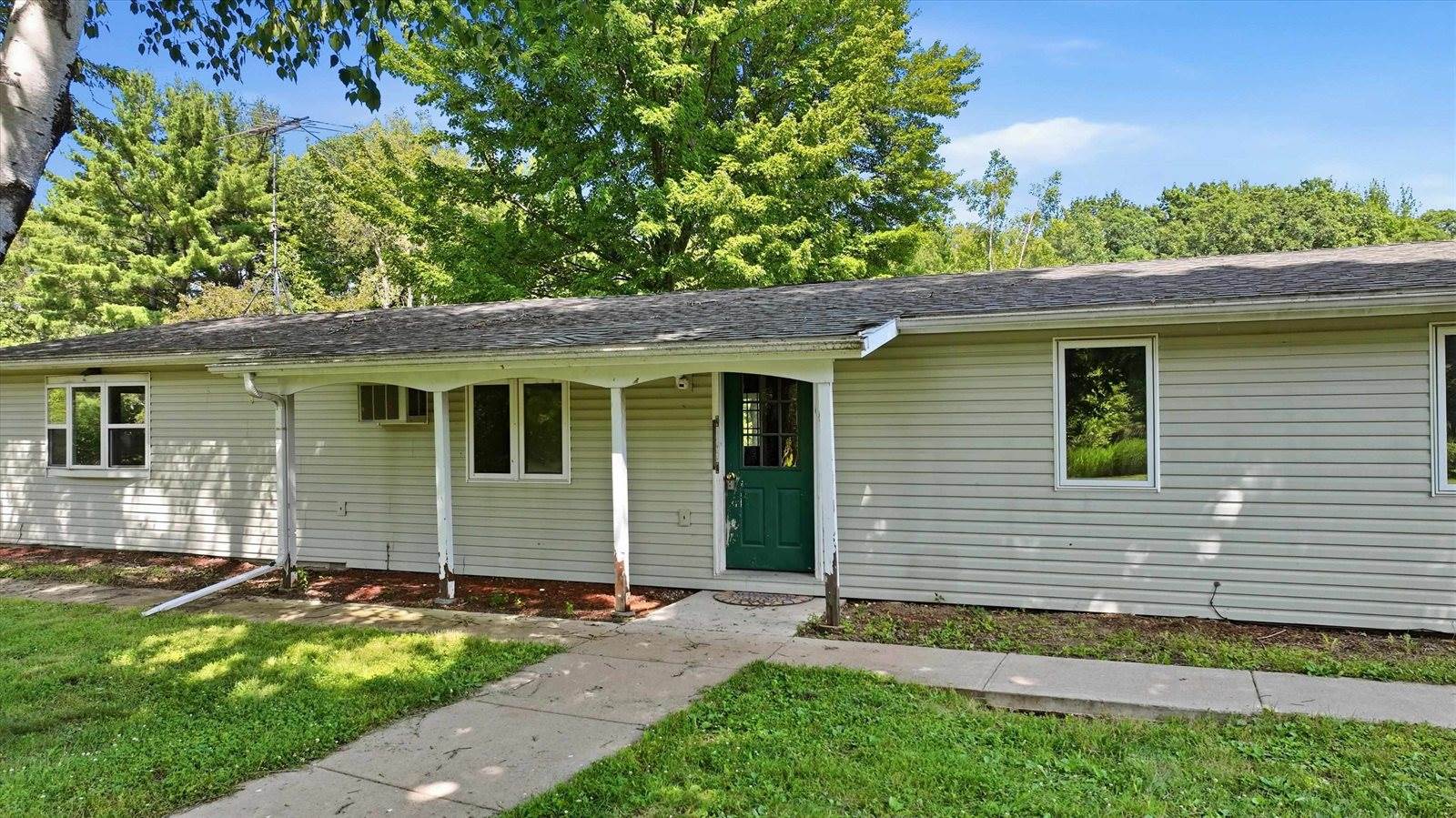 11555 Eisenhower Drive, Chili, WI 54420