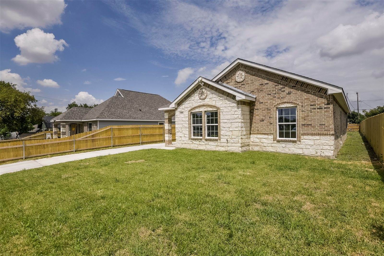 2506 South Denley Drive, Dallas, TX 75216
