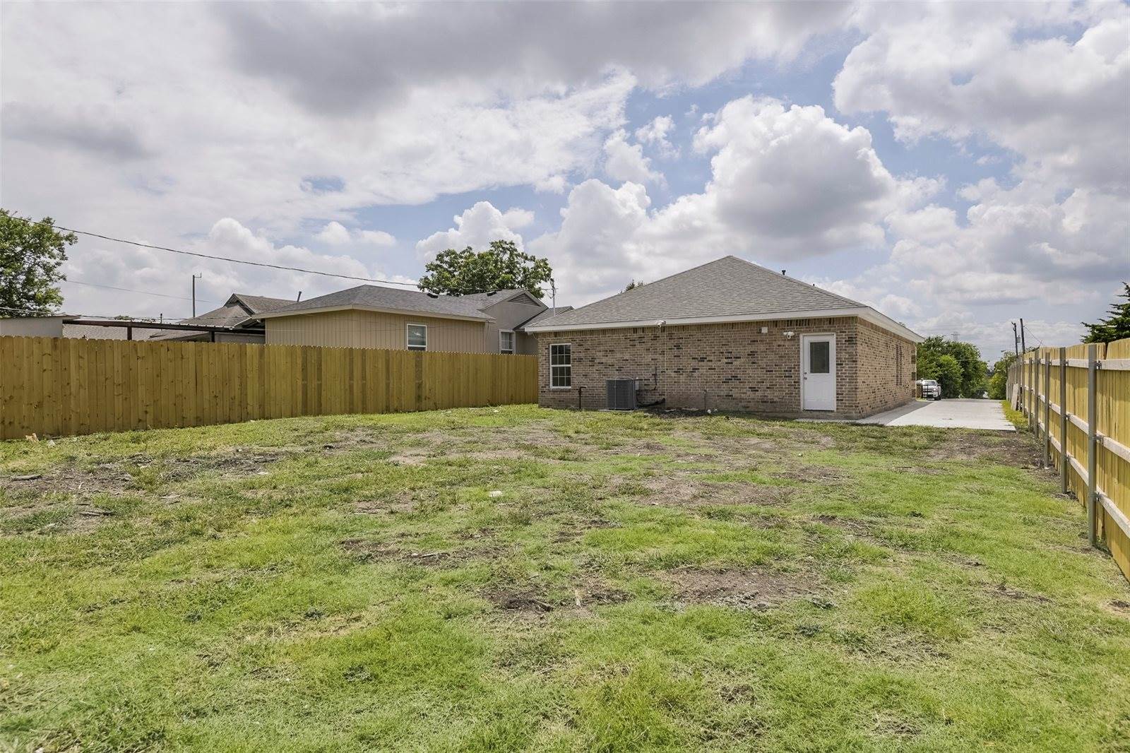 2506 South Denley Drive, Dallas, TX 75216