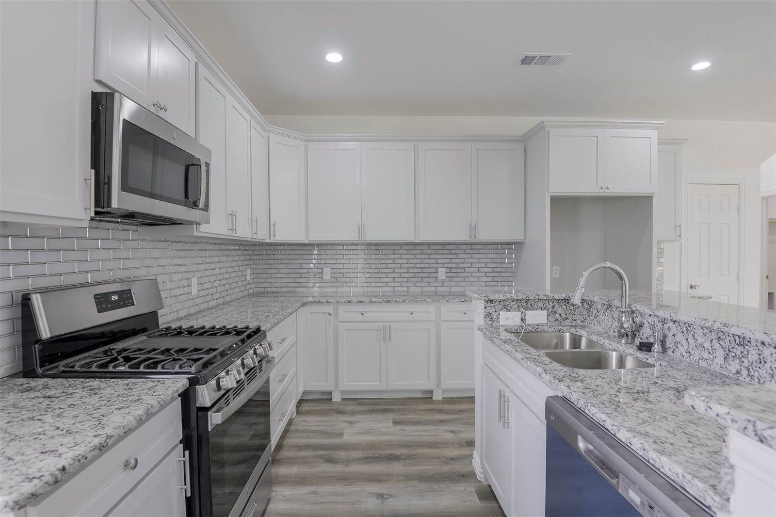 2506 South Denley Drive, Dallas, TX 75216
