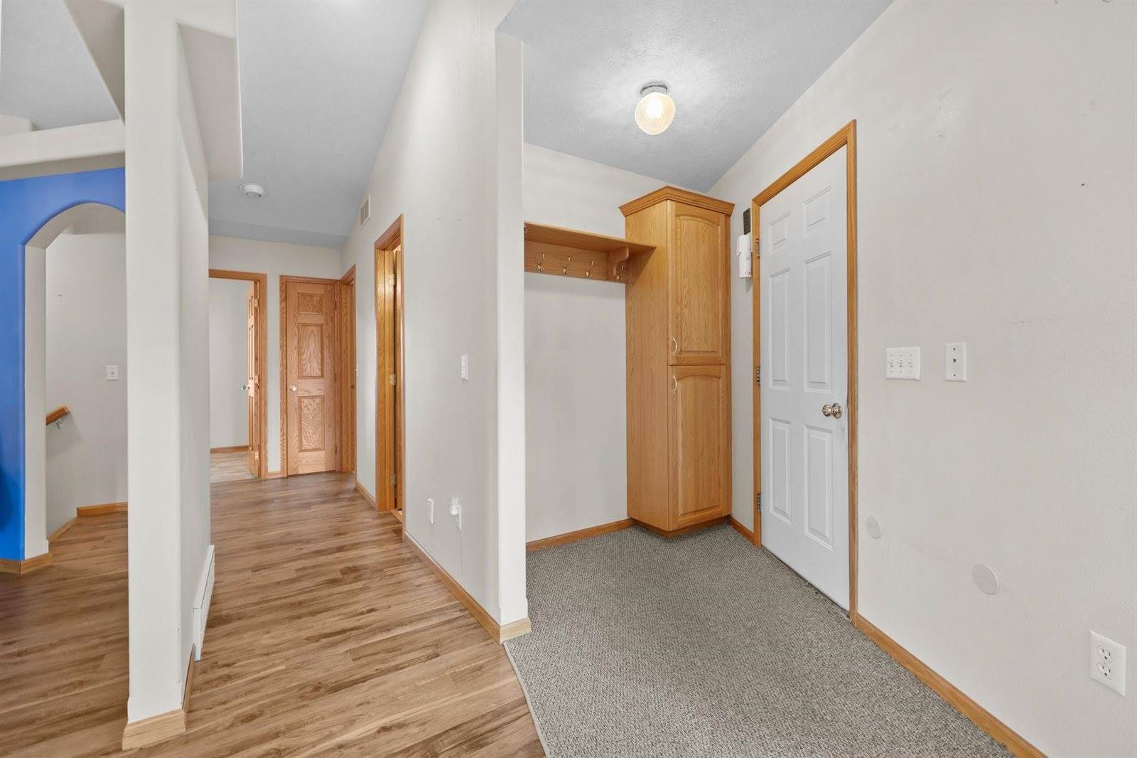 1204 16th Ave SW, Minot, ND 58701
