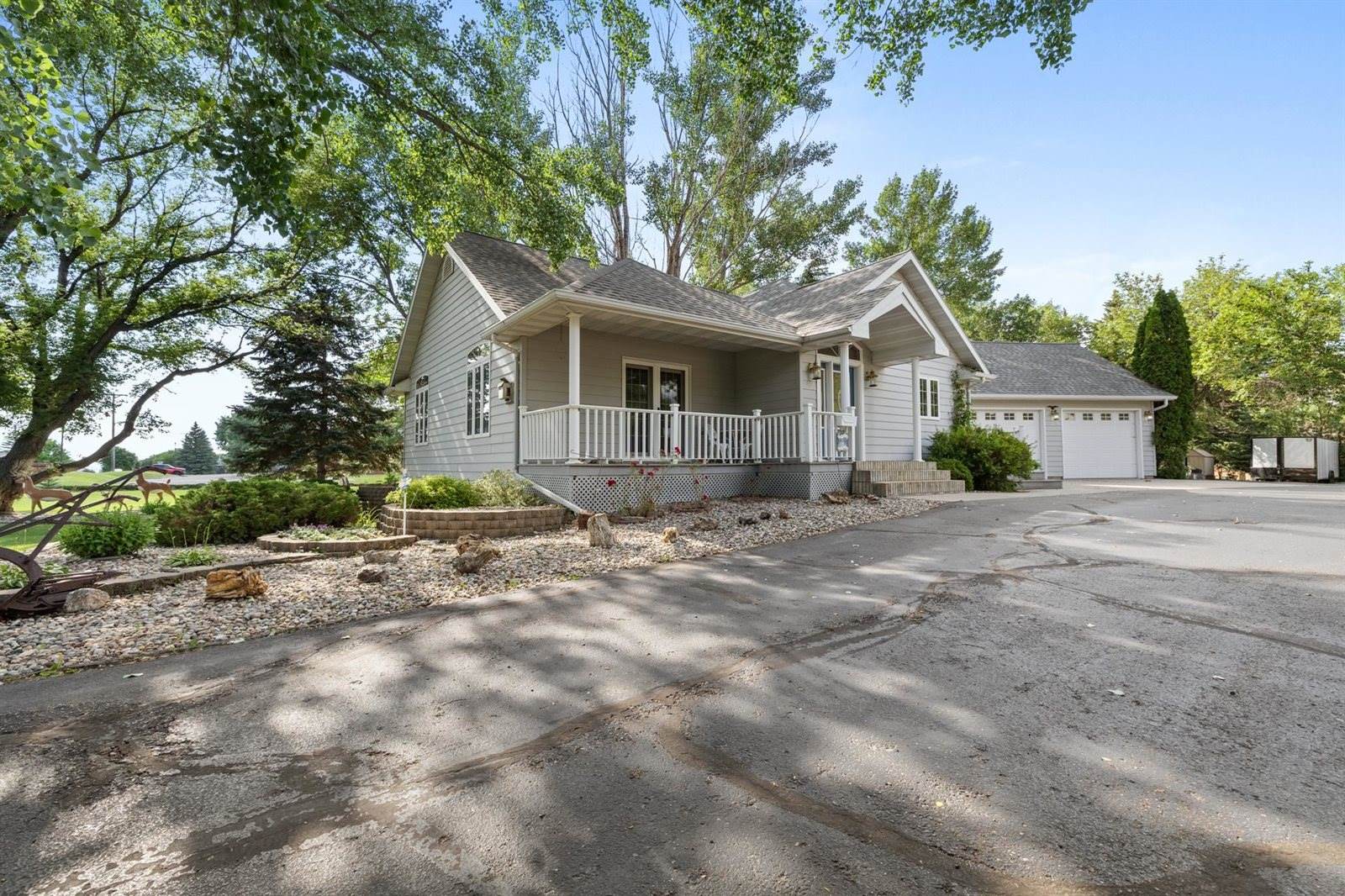 1204 16th Ave SW, Minot, ND 58701