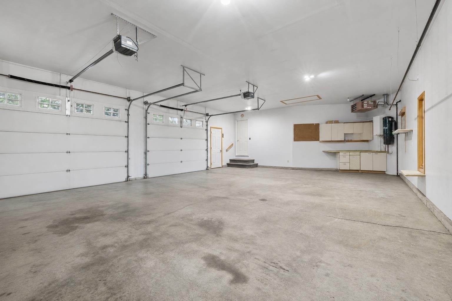 1204 16th Ave SW, Minot, ND 58701