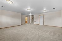 1204 16th Ave SW, Minot, ND 58701