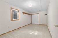 1204 16th Ave SW, Minot, ND 58701