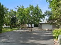 1204 16th Ave SW, Minot, ND 58701
