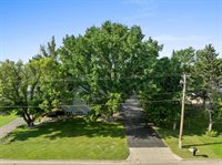 1204 16th Ave SW, Minot, ND 58701
