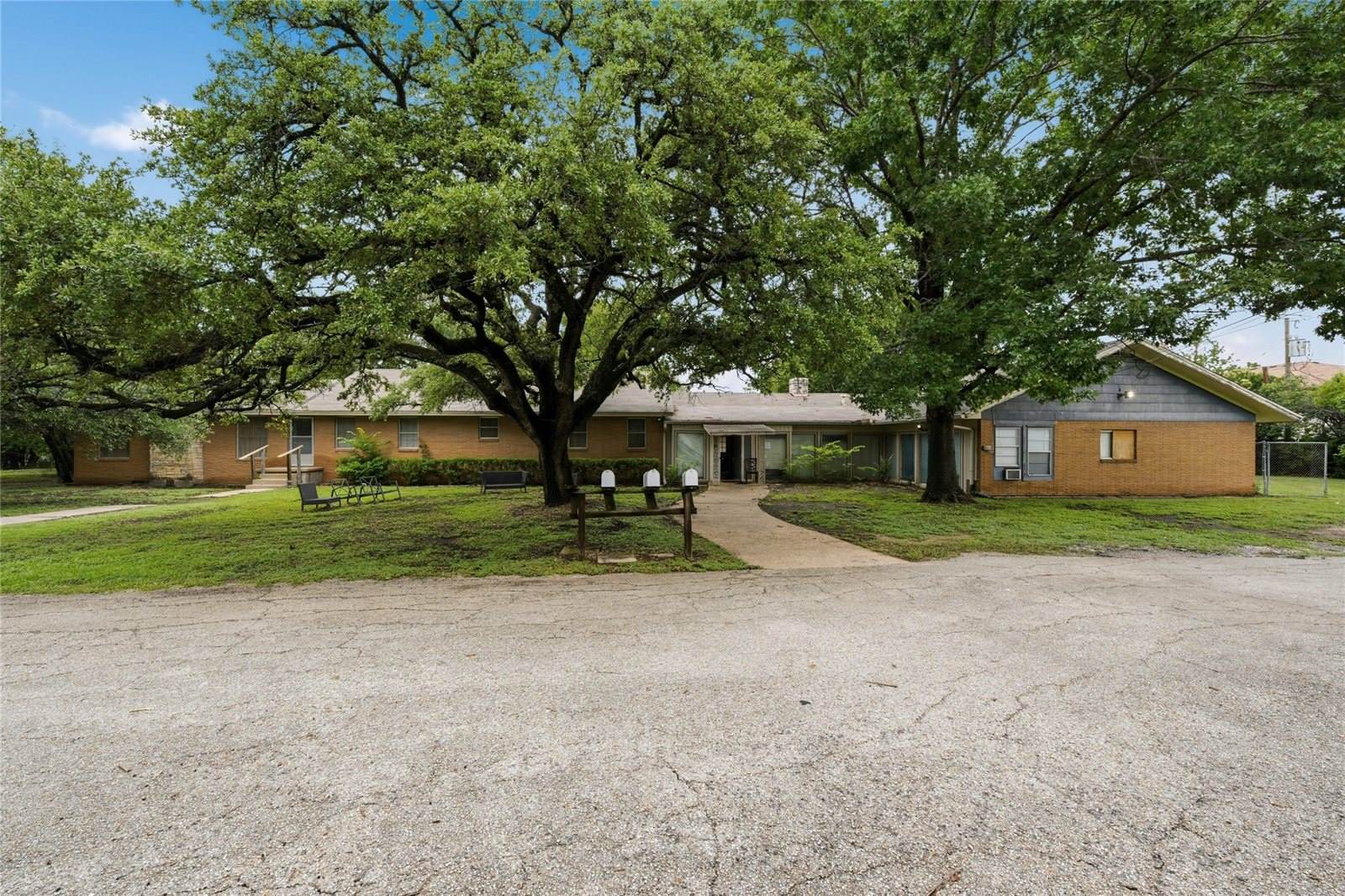 2323 North 39th Street, Waco, TX 76708