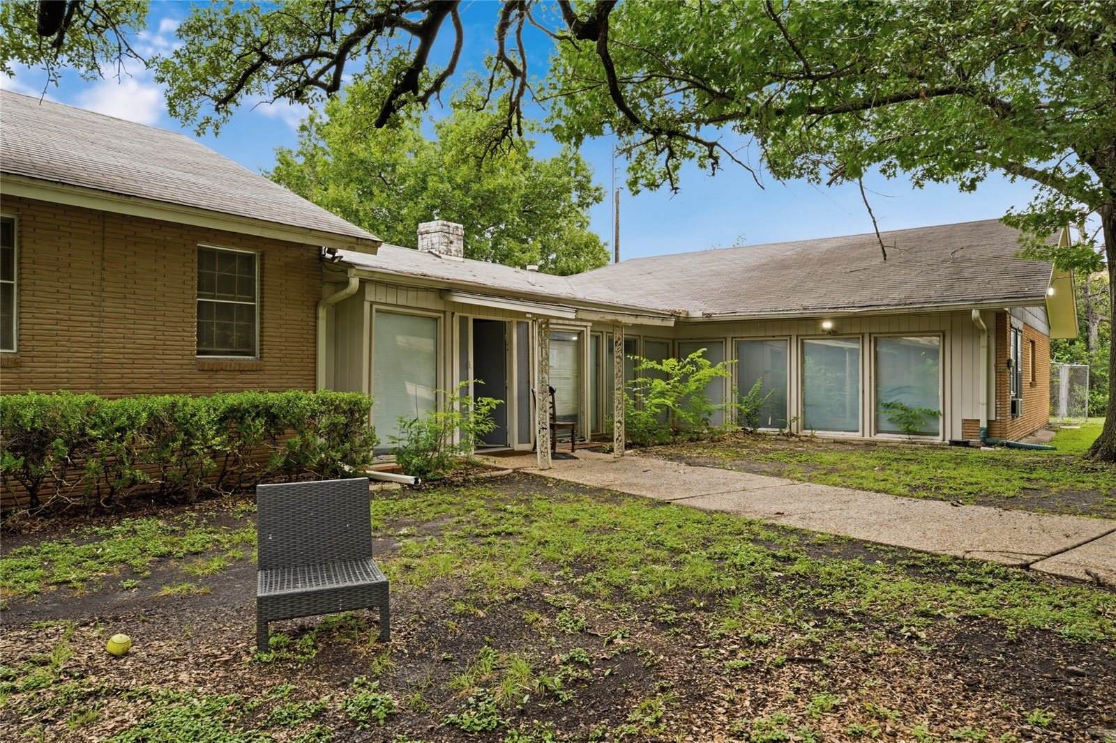 2323 North 39th Street, Waco, TX 76708