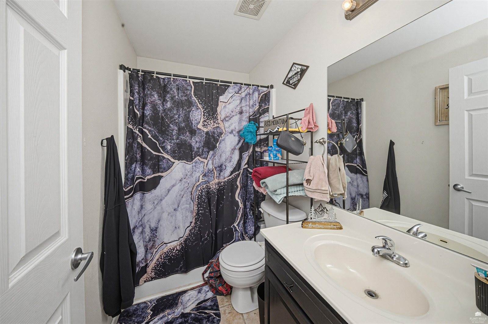 219 East 17th Street, Junction City, KS 66441