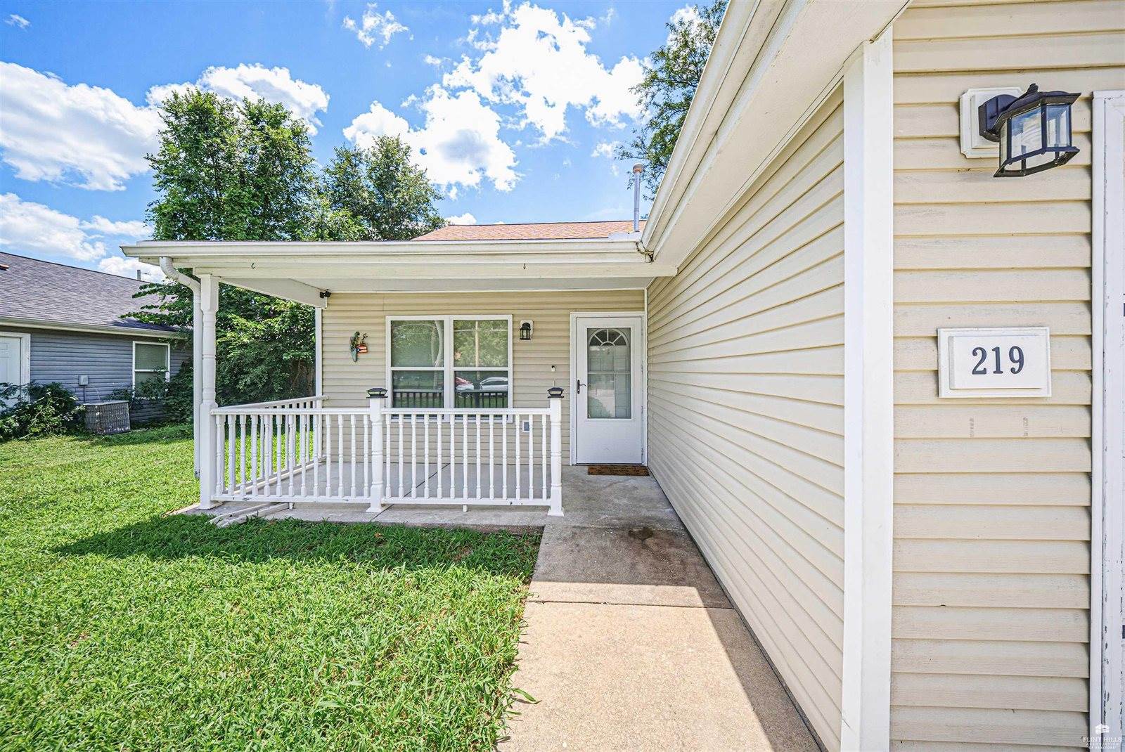 219 East 17th Street, Junction City, KS 66441