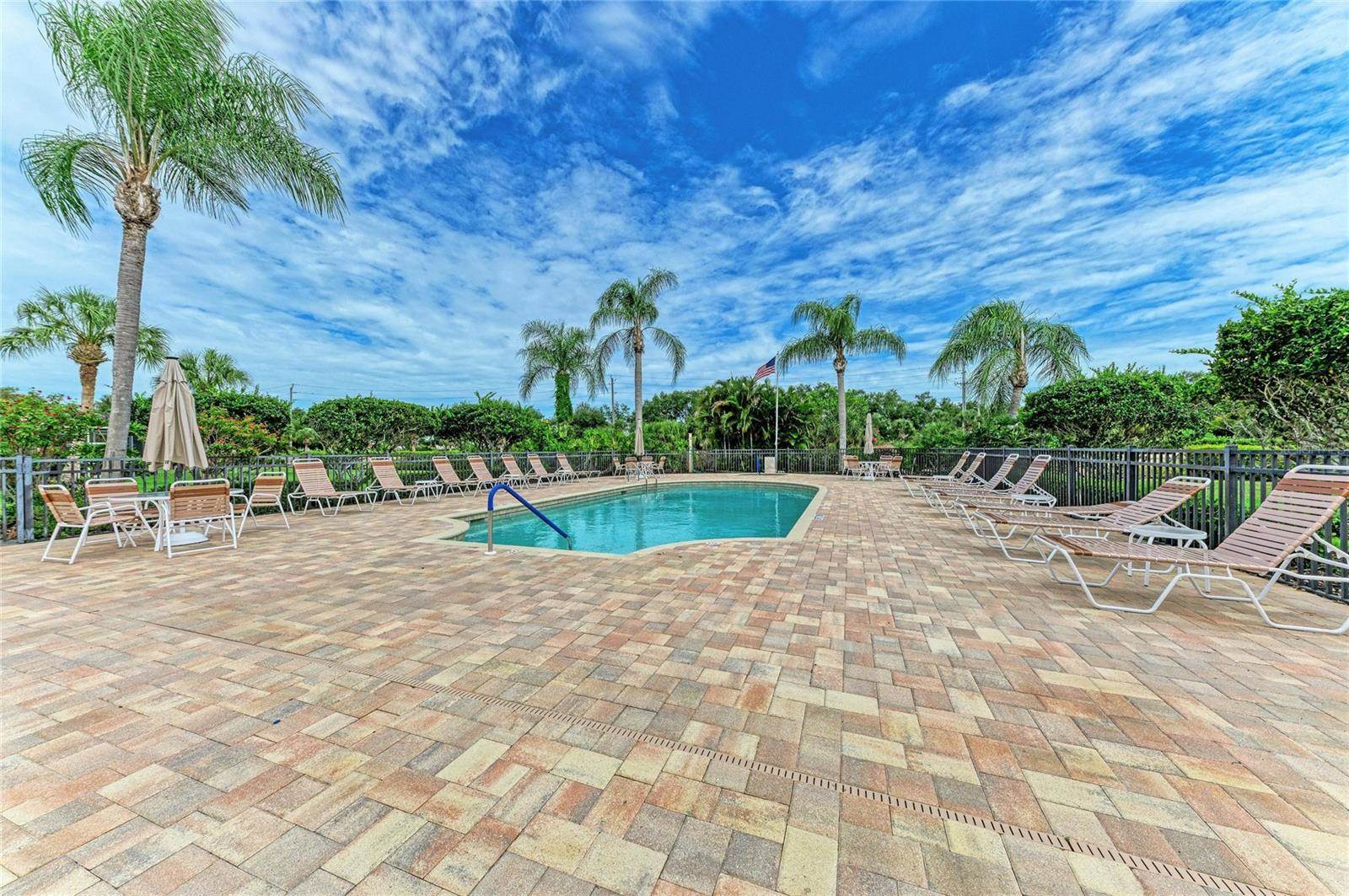 3883 Alamanda Drive, Sarasota, FL 34238