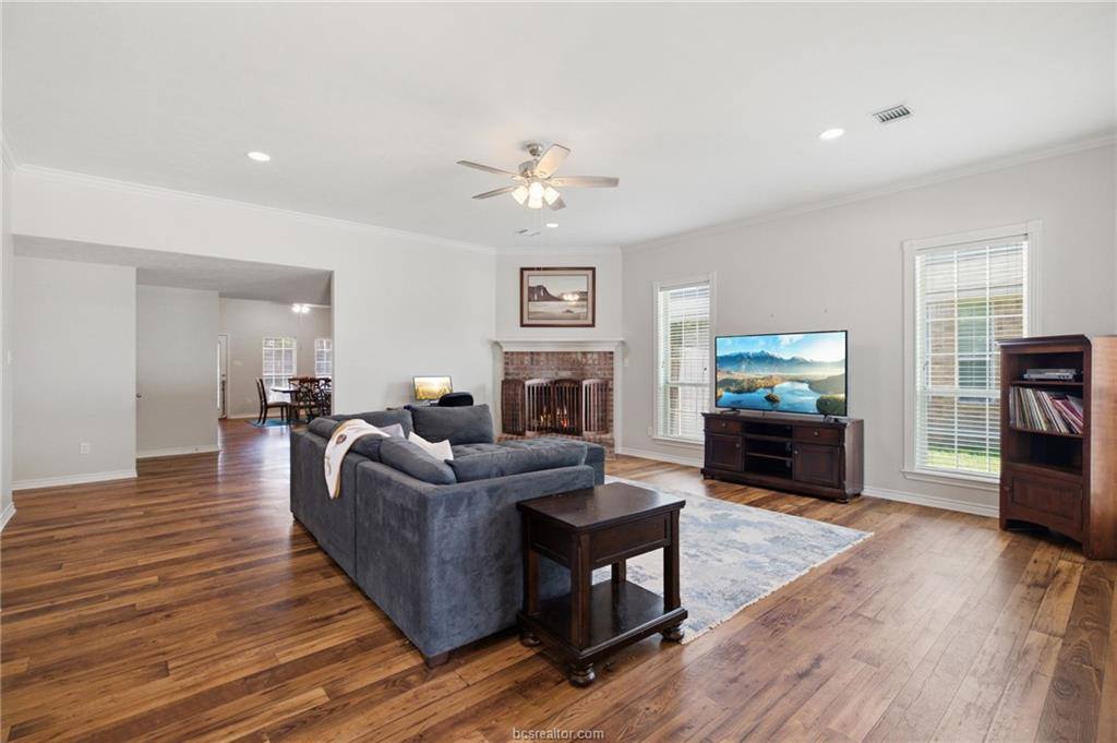 1103 Harrisonburg Lane, College Station, TX 77845