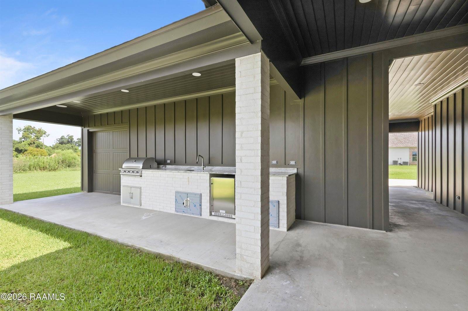 106 Trailing Oaks Drive, Youngsville, LA 70592
