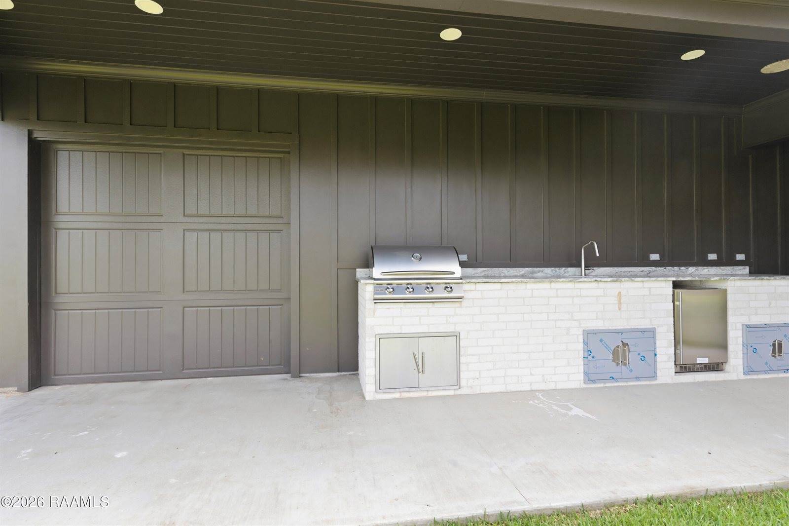 106 Trailing Oaks Drive, Youngsville, LA 70592
