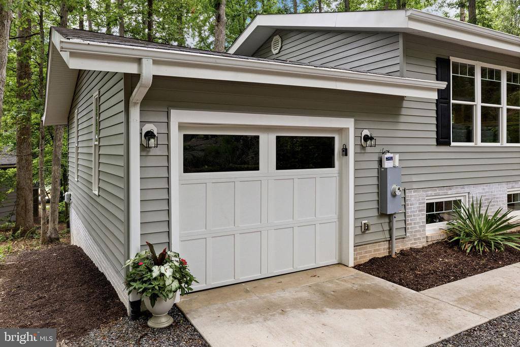116 Federal Road, Locust Grove, VA 22508