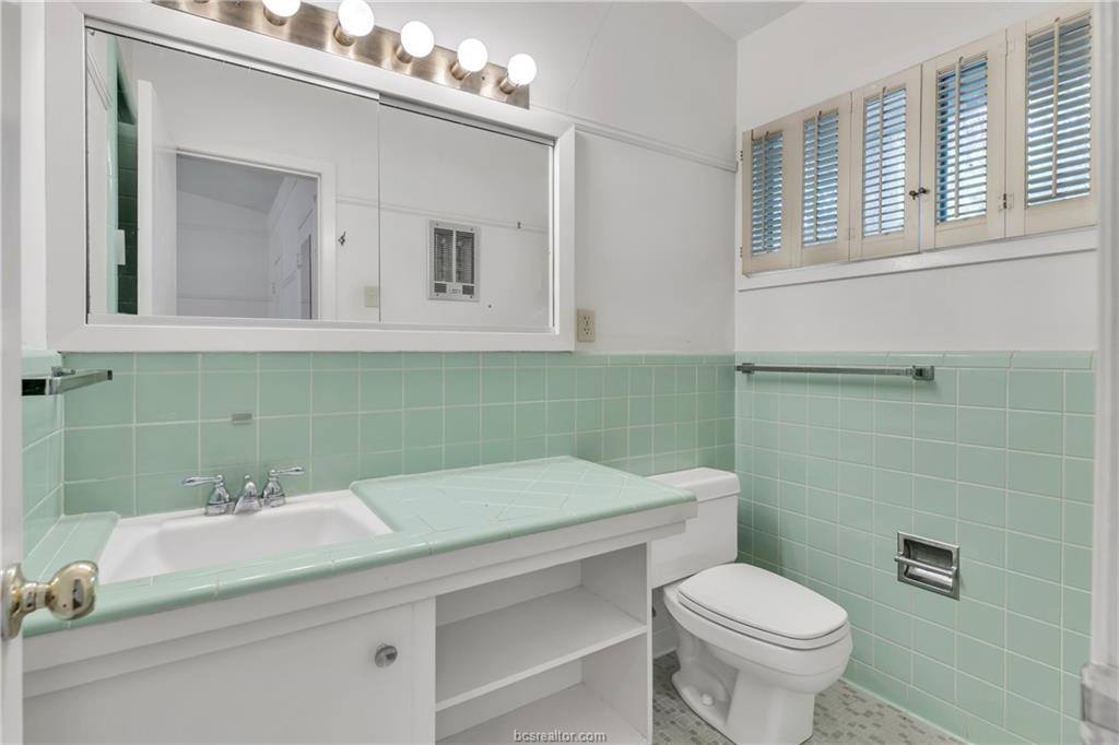 407 Timber Street, College Station, TX 77840