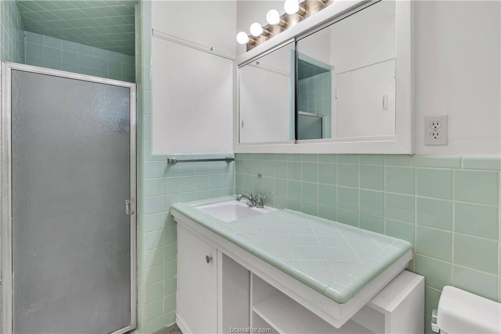 407 Timber Street, College Station, TX 77840